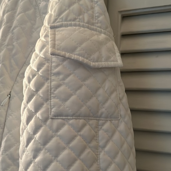 DRASTICALLY REDUCED - Burberry London Hooded Puffer Jacket - Picture 2 of 12